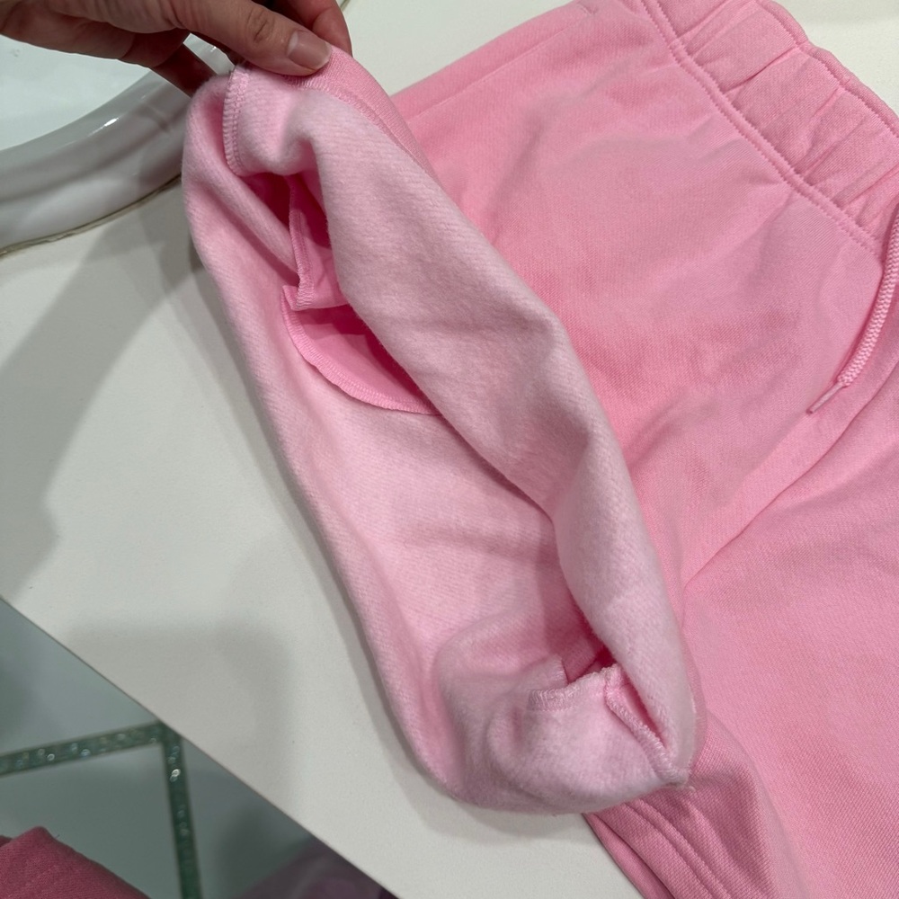 Super Rare 💗✨ Sweet Pink ALO Shorts (New w/o Tags) size M - Picture 5 of 6